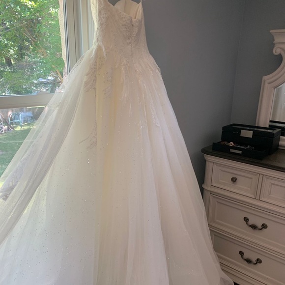 Randy fenolo wedding dress. - Picture 8 of 8